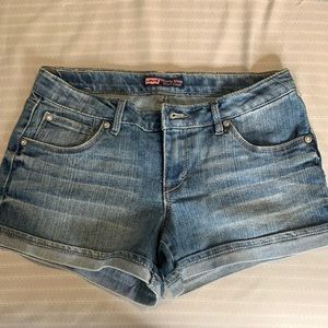 ❌SOLD❌ Levi Shorts